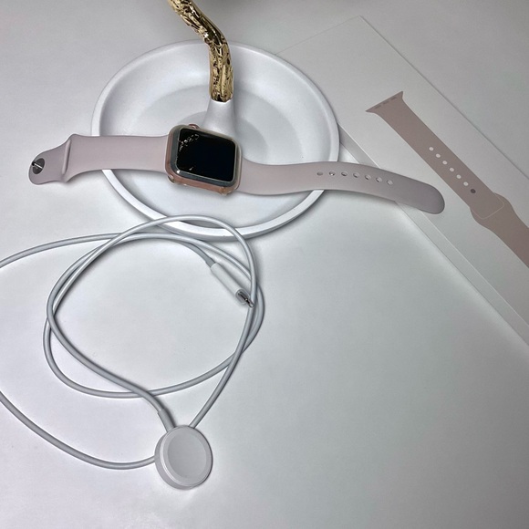 Apple Watch series 7 - Rose Gold - Picture 6 of 6